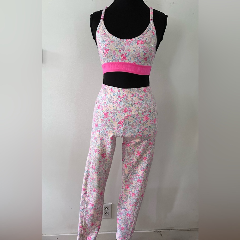 Victoria Secret Pink Floral Sports Bra & Leggings Set with Side Pockets Size: S - Picture 4 of 6